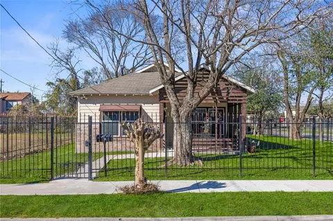 5219 Farmer St, Houston, TX 77020