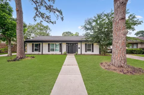 5630 Lymbar Dr, Houston, TX 77096