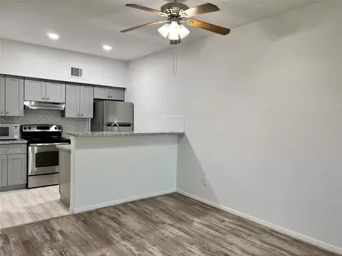 2626 Holly Hall St #307, Houston, TX 77054