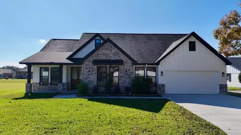 237 Crestview Dr, West Columbia, TX 77486