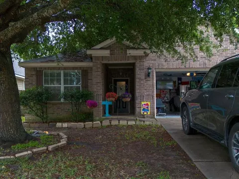 10320 Stone Gate Dr, Conroe, TX 77385