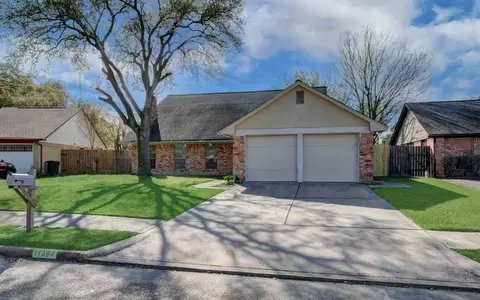 11307 Birdwing Ln, Houston, TX 77067