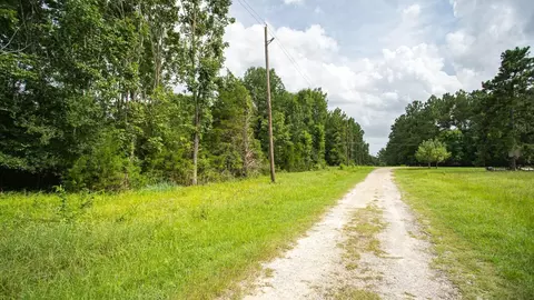 384 Hideaway Dr, Trinity, TX 75862