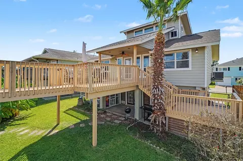 1016 Redfish St, Bayou Vista, TX 77563
