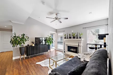 1818 Augusta Dr #6, Houston, TX 77057