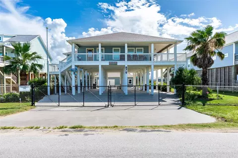876 Kahla Dr, Crystal Beach, TX 77650
