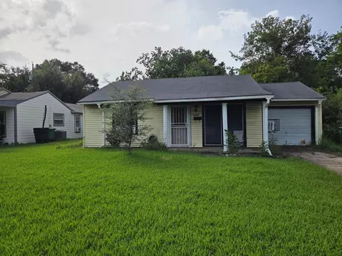 7326 Eisenhower Rd, Houston, TX 77033
