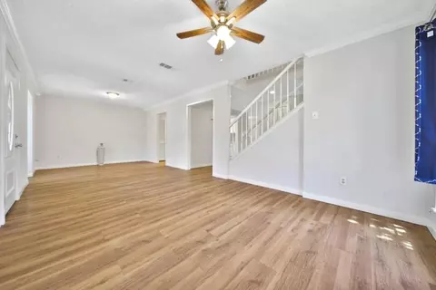 7846 Kendalia Dr, Houston, TX 77036