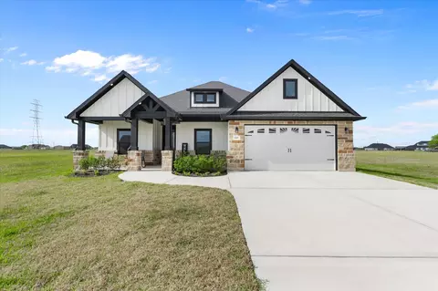 447 Sunset Trl, Angleton, TX 77515