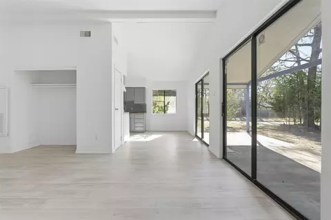 28600 Magnolia Ct, Huntsville, TX 77320