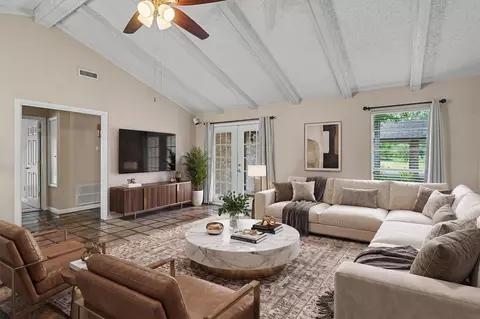 2301 Longwood Dr, Pearland, TX 77581