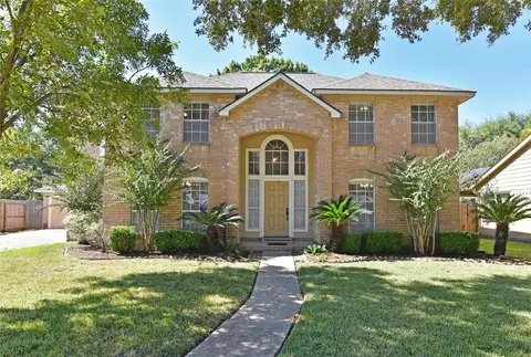 907 Sugarfield Ct, Sugar Land, TX 77498