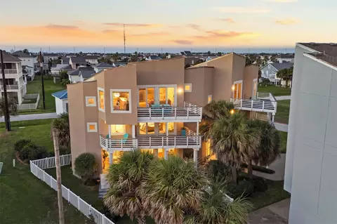 4207 Barataria Ct, Galveston, TX 77554
