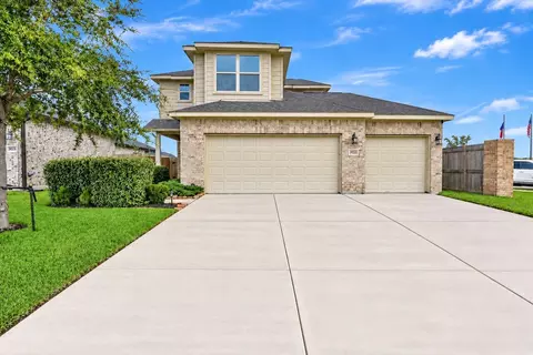 10902 Webber Ln, Texas City, TX 77591