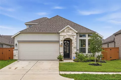 7530 Coral Lake Dr, Cypress, TX 77433
