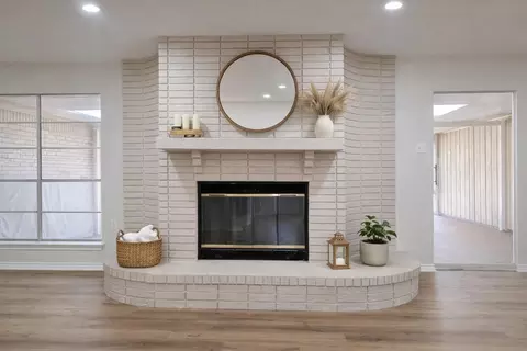 8708 W Fox Rd, Orange, TX 77632