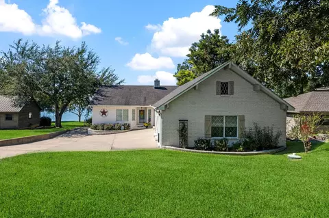 235 Mallard Pt, Livingston, TX 77351