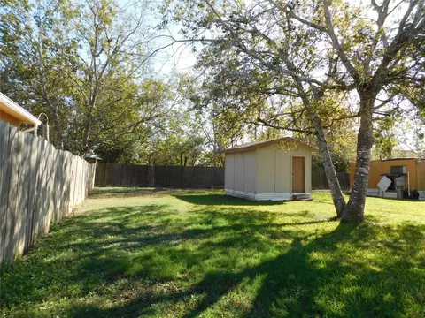Exterior - 13203 Highway 59, Kendleton, TX 77451 photo 5 of 15