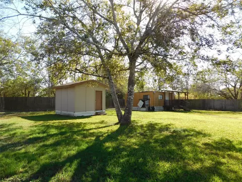 Exterior - 13203 Highway 59, Kendleton, TX 77451 photo 4 of 15
