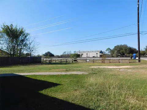 Exterior - 13203 Highway 59, Kendleton, TX 77451 photo 11 of 15