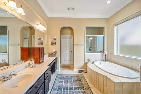 Bath - 1438 Hatchmere Pl, Spring, TX 77379 photo 2 of 3