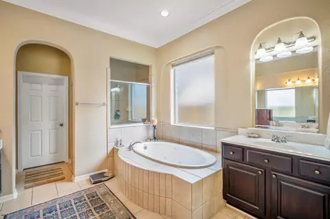 Bath - 1438 Hatchmere Pl, Spring, TX 77379 photo 3 of 3