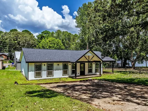 161 Lakeway Cir, Trinity, TX 75862