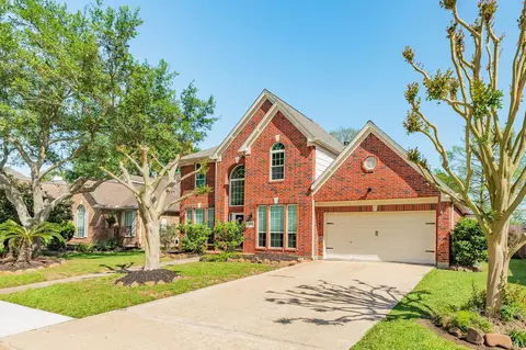 2601 Piney Woods Dr, Pearland, TX 77581