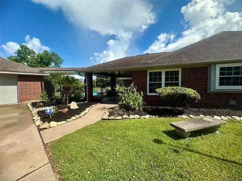 1614 Avenue Q, Santa Fe, TX 77510