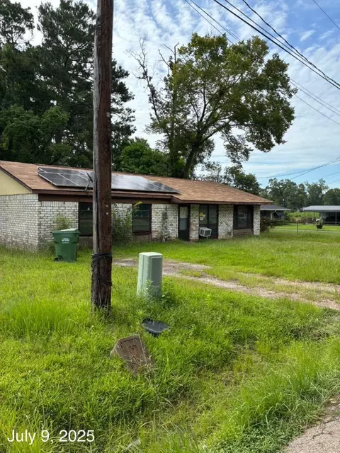 1018 Green Ave, Cleveland, TX 77327