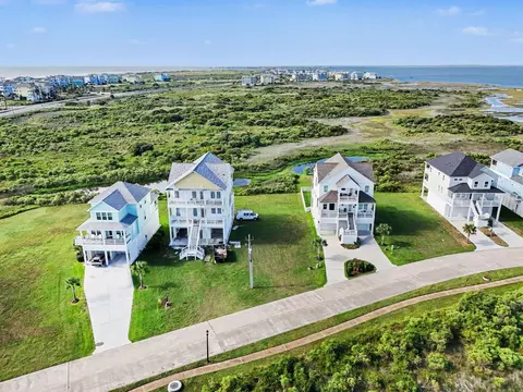 25931 Bay Breeze Dr, Galveston, TX 77554
