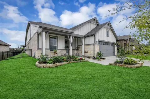 10095 Lehman Dr, Willis, TX 77318