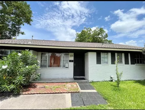 4118 Ebbtide Drive Dr, Houston, TX 77045