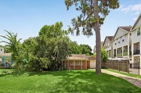 1240 W 26th St, Houston, TX 77008