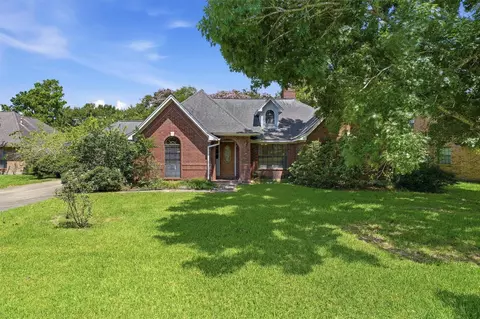 1013 Glenshannon Ave, Friendswood, TX 77546
