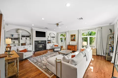 404 W Saulnier St, Houston, TX 77019
