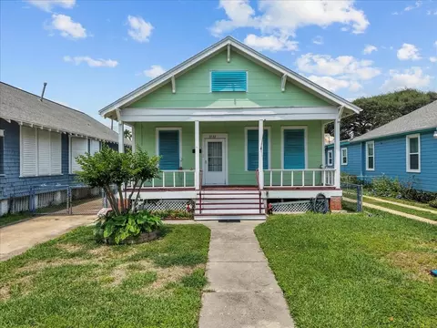 3322 Avenue Q 12, Galveston, TX 77550