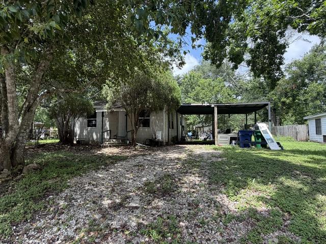 808 S Anderson St, Angleton, TX 77515