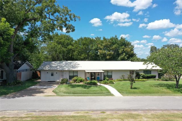 403 N Hall St, Fairfield, TX 75840
