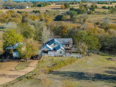 400 W Main St, Fayetteville, TX 78940
