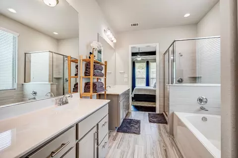 Bath - 4430 Summer Mountain Trl, Spring, TX 77388 photo 2 of 4