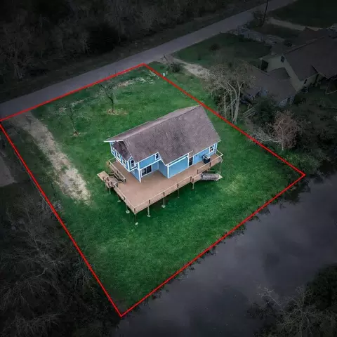 12827 Sandpiper Rd, Angleton, TX 77515
