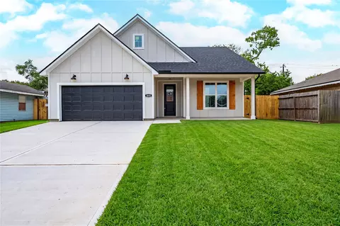 3018 Rust Ave, Texas City, TX 77590