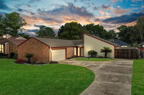 8126 Ivan Reid Dr, Houston, TX 77040