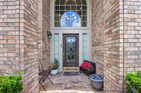 2419 Bay Hill Dr, Baytown, TX 77523