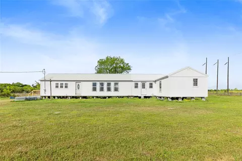 7171 Breezewood Dr, Iola, TX 77861