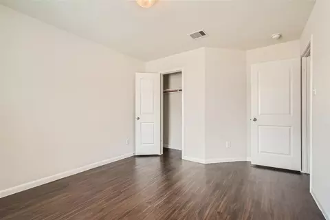 Bedroom - 2000 Briar Grove Dr, Conroe, TX 77301 photo 3 of 7