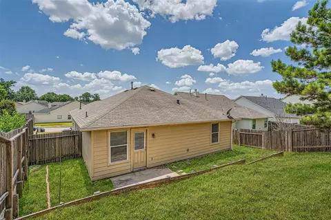 Exterior - 2000 Briar Grove Dr, Conroe, TX 77301 photo 4 of 4