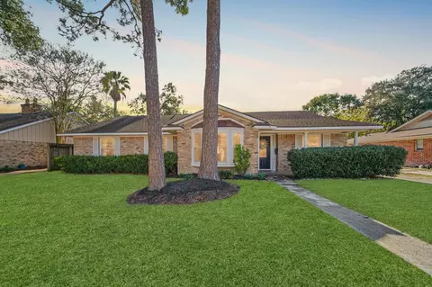 5919 Lattimer Dr, Houston, TX 77035