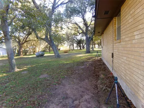 Exterior - 1017 County Road 285, Weimar, TX 78962 photo 2 of 8